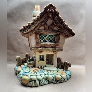 Vintage Pendelfin Charming Cottage Figurine - Brown and Cream. 8.5” High